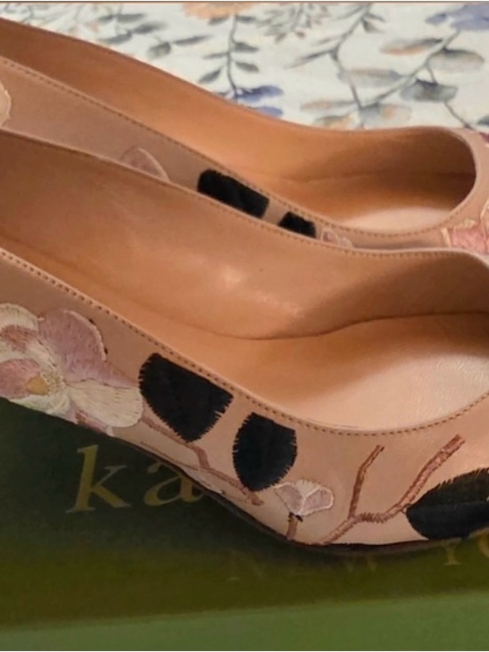 Women's Pink Floral Embroidered Kitten Heel Pumps - Picture 2 of 6